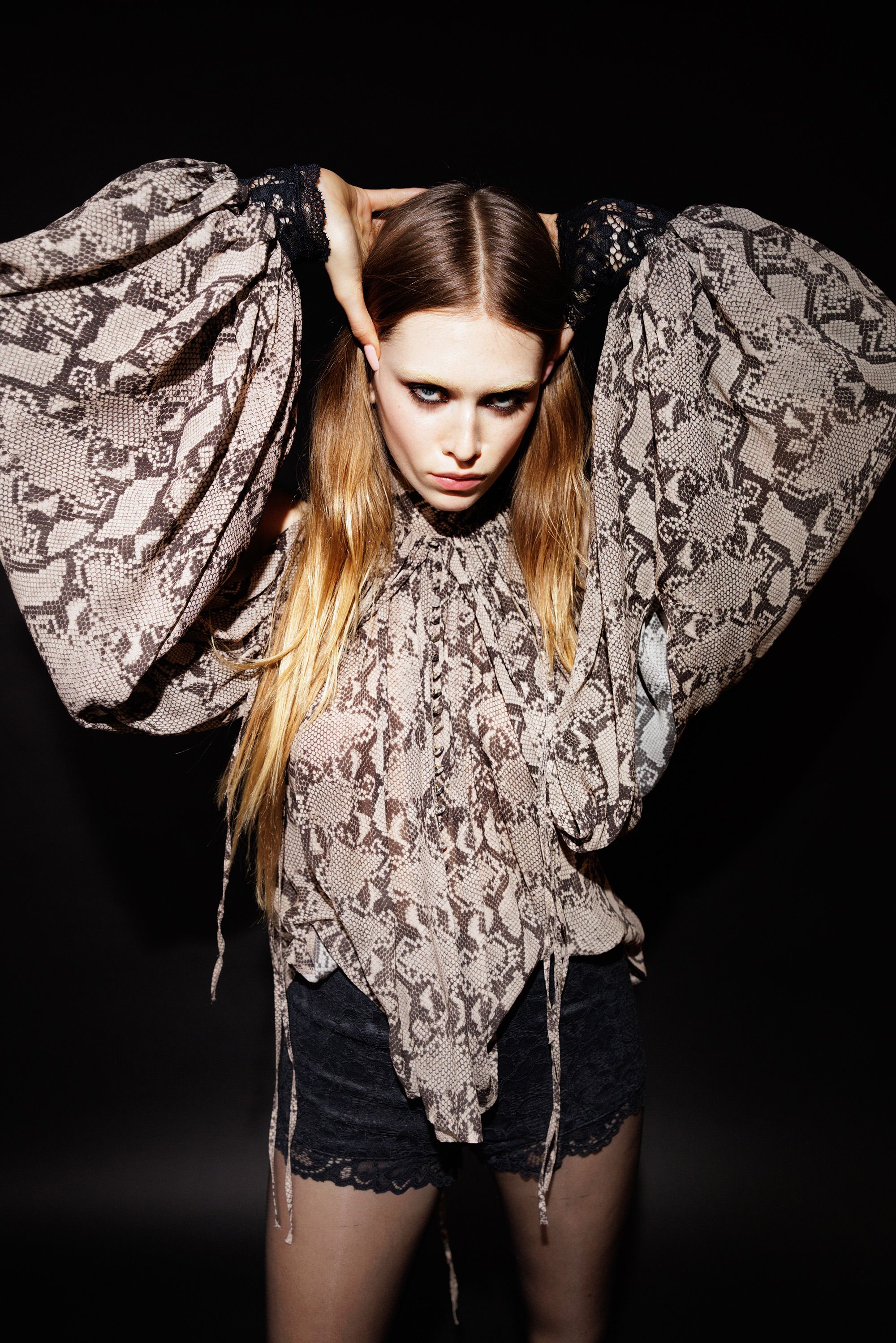 BLOUSE VENOM - Aniye Records